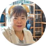 代表　新里亜也子